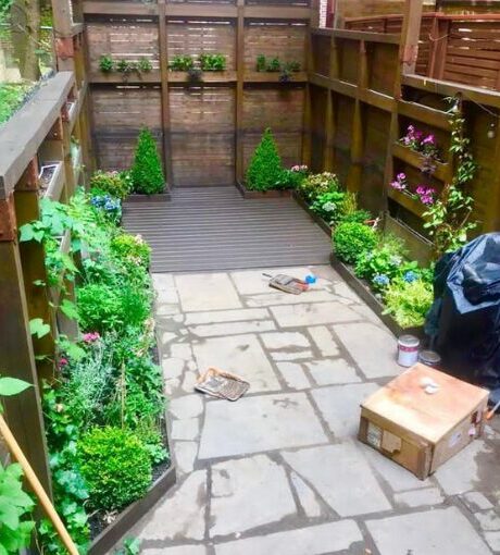 Aménagement paysager avec plantes, conçu par un architecte intérieur Toulouse.