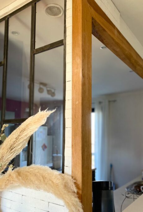 Détail du passage en bois stylisé, par architecte intérieur Toulouse.
