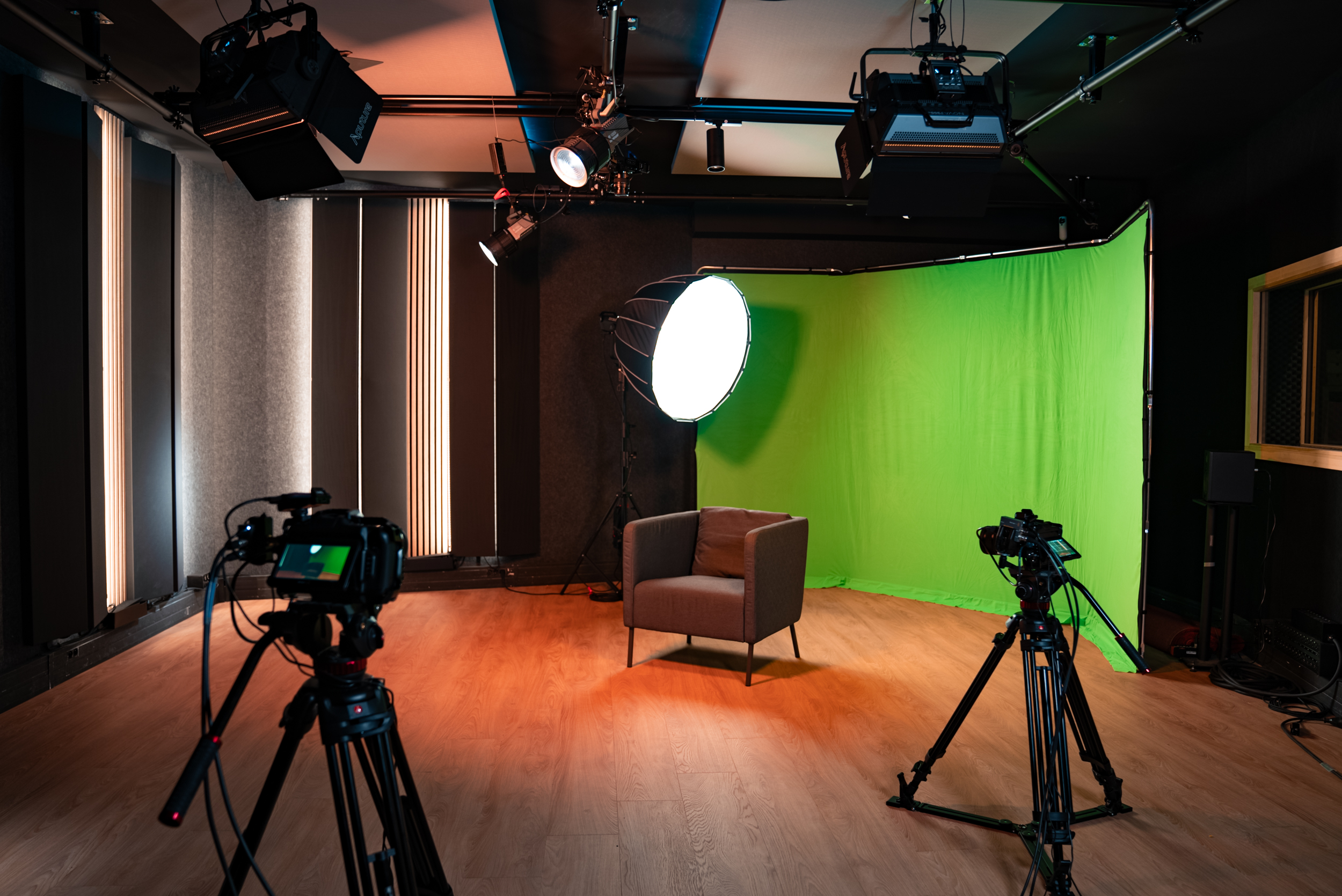 Studio de tournage avec éclairage et caméras, architecte intérieur toulouse