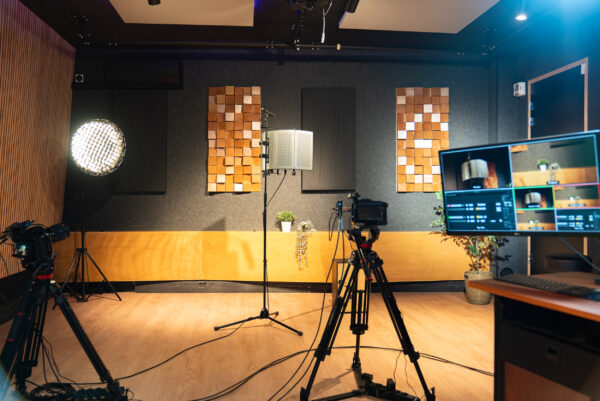 Studio photo avec éclairage et caméras, architecte intérieur toulouse.