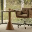 Bureau bois chaise confortable intérieur design